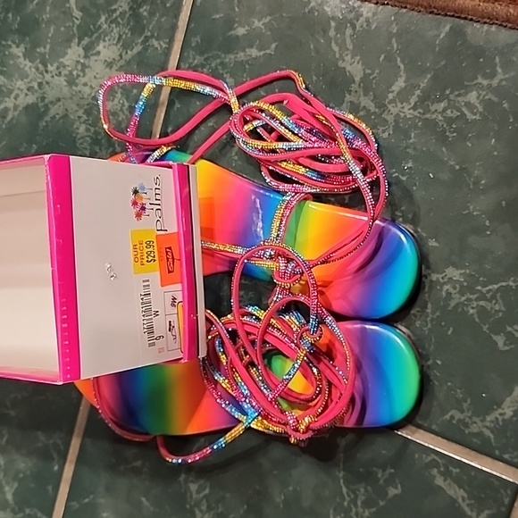 Sandals - Picture 2 of 4